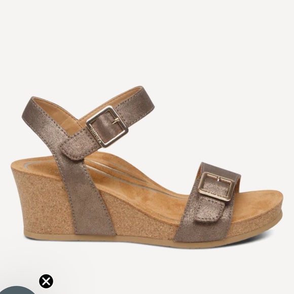 Aetrex Lexa Bronze Quarter Strap Wedge - Picture 2 of 11